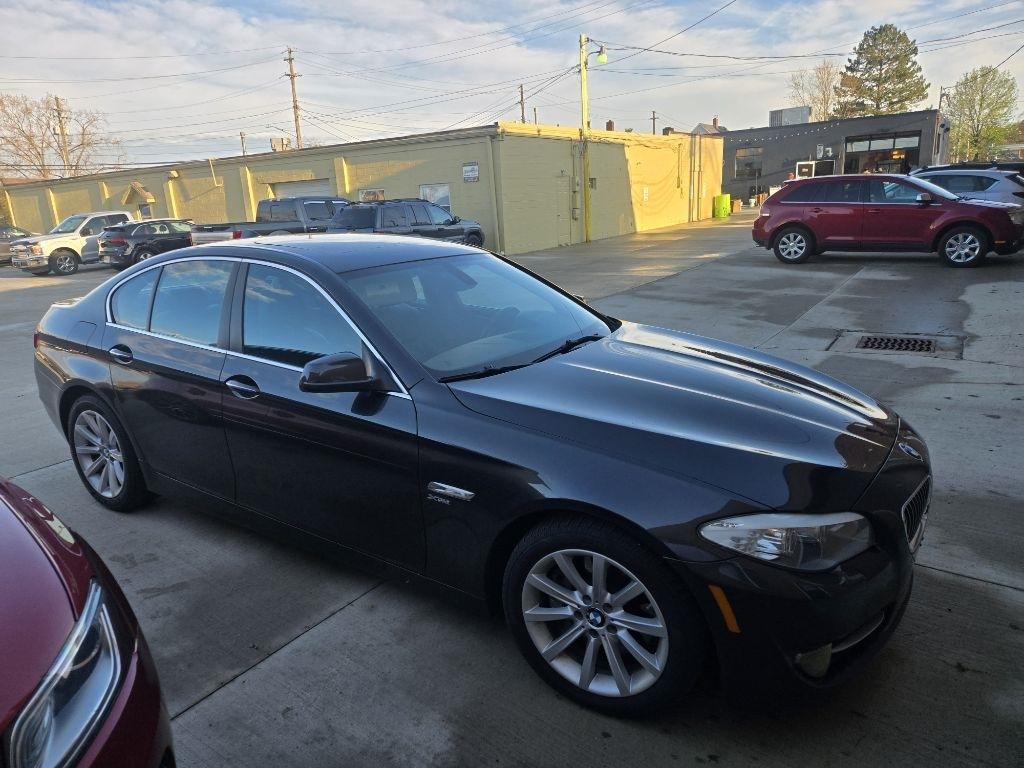 BMW 5-Series  2012