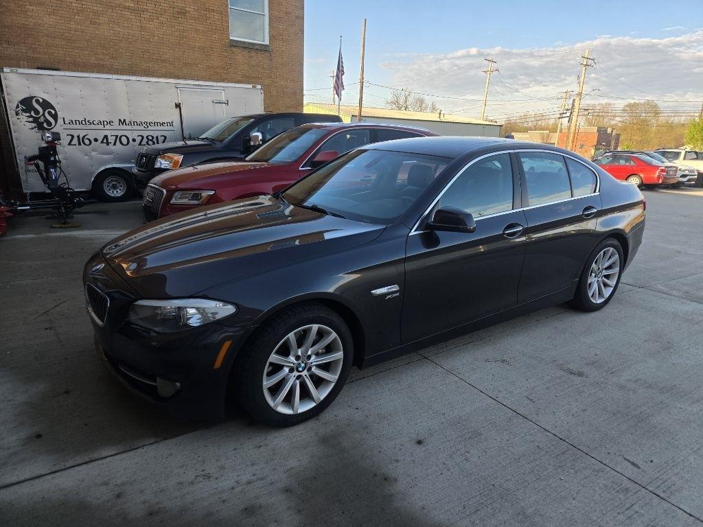 BMW 5-Series  2012