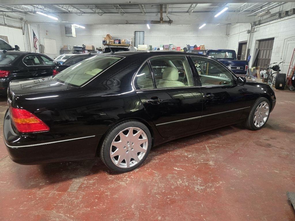 Lexus LS 430  2002