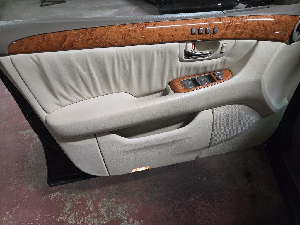 Lexus LS 430  2002