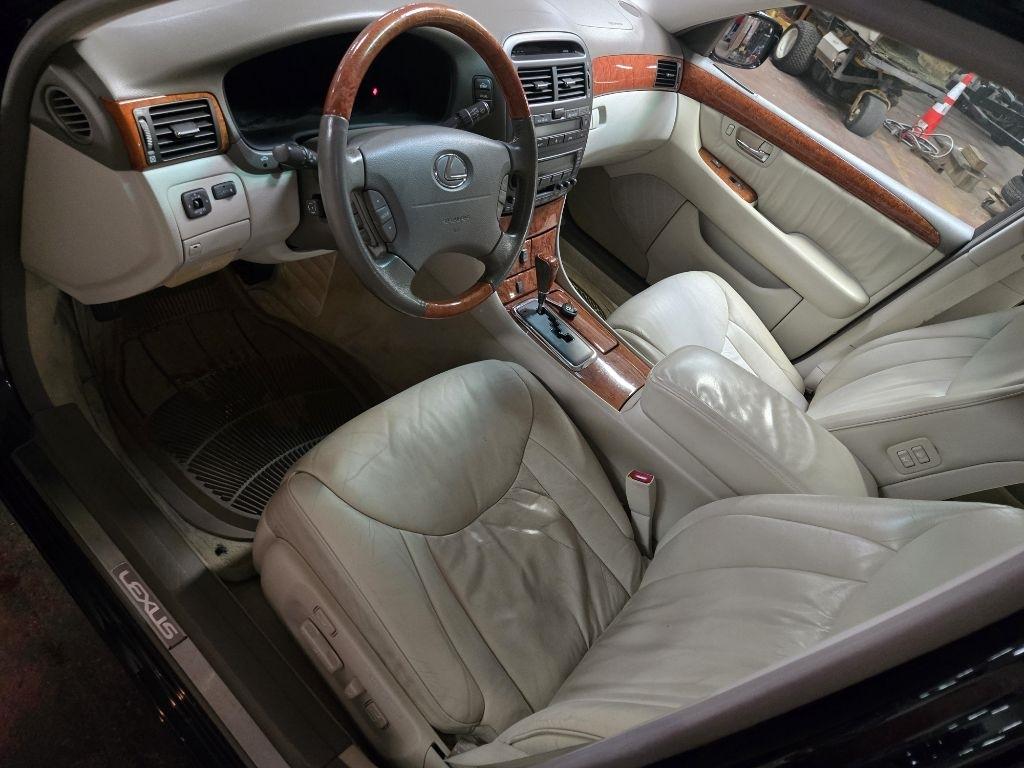 Lexus LS 430  2002
