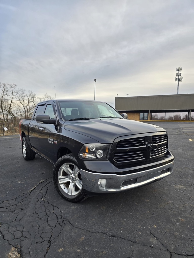 2016 RAM 1500 SLT