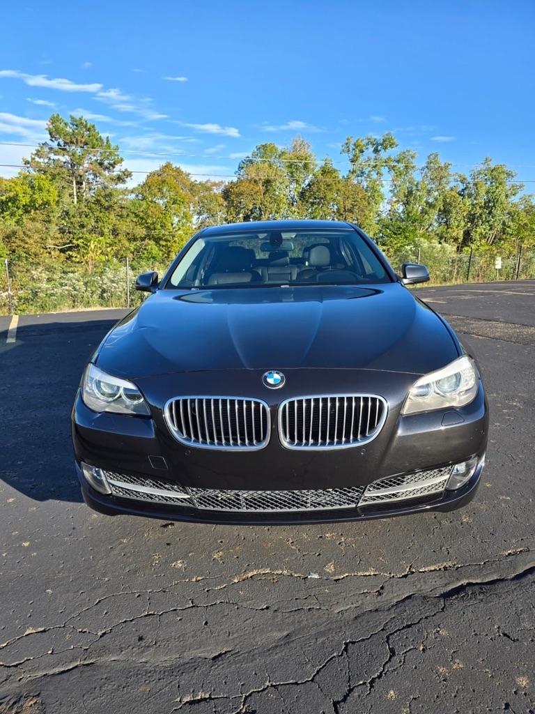 BMW 5-Series  2012