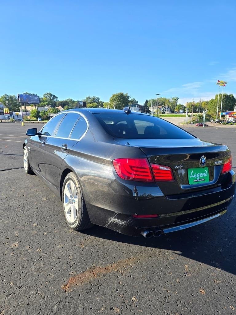 BMW 5-Series  2012