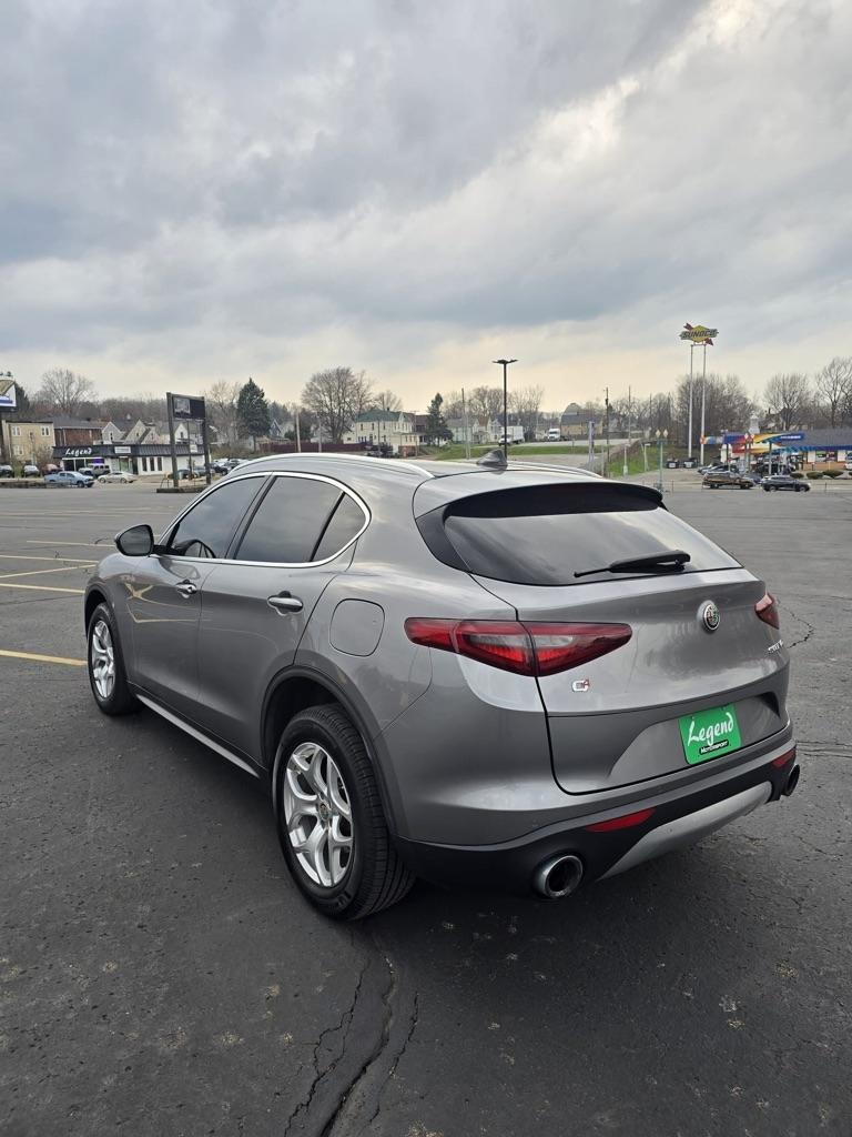Alfa Romeo Stelvio  2021