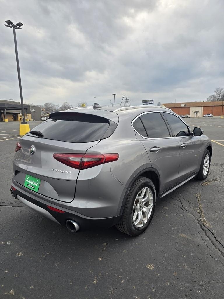 Alfa Romeo Stelvio  2021
