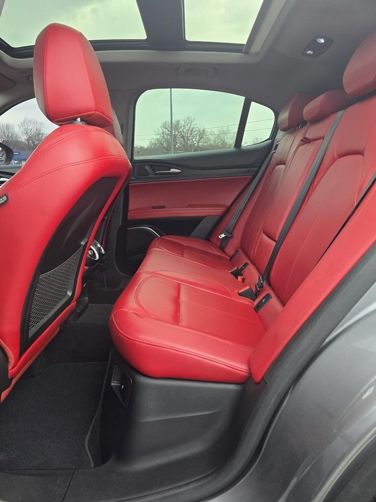 Alfa Romeo Stelvio  2021