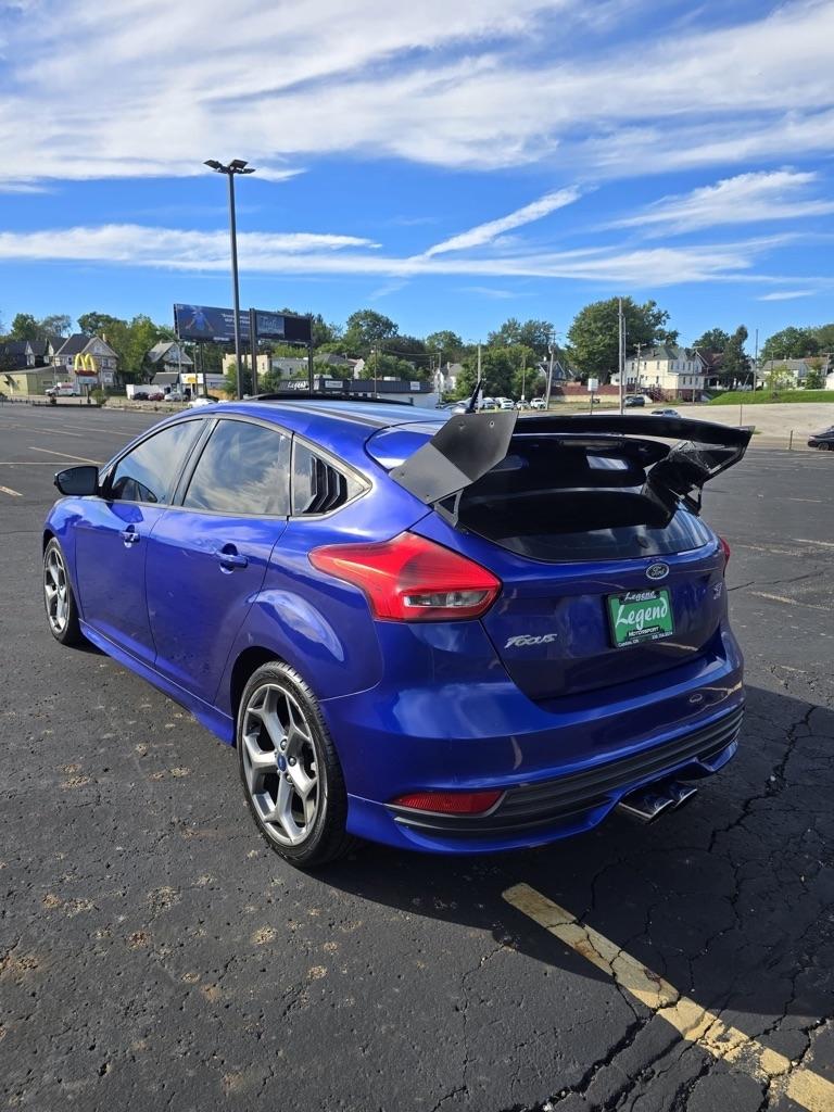 Ford Focus  2015