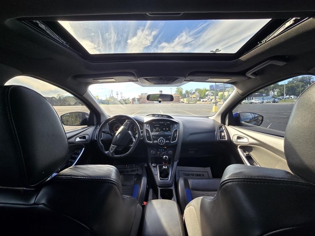 Ford Focus  2015