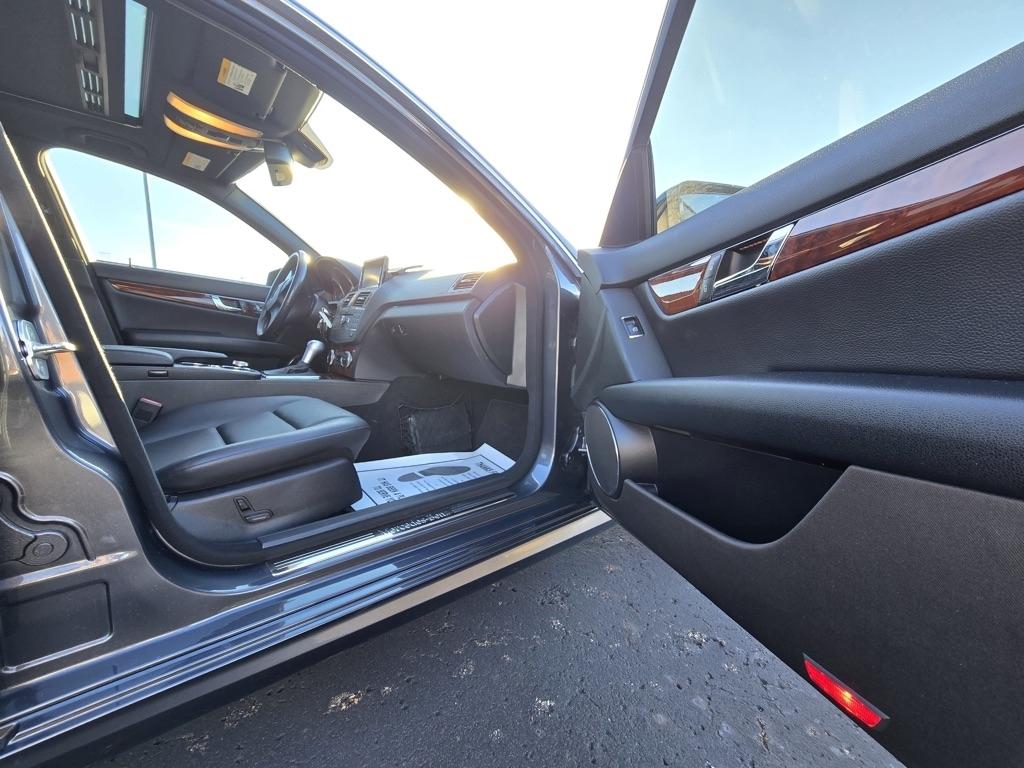 Mercedes-Benz C-Class  2010