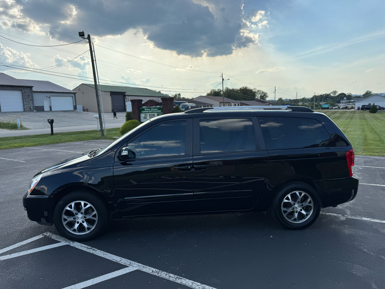 2014 Kia Sedona LX photo 3