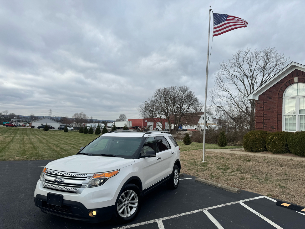 2013 Ford Explorer XLT's photo