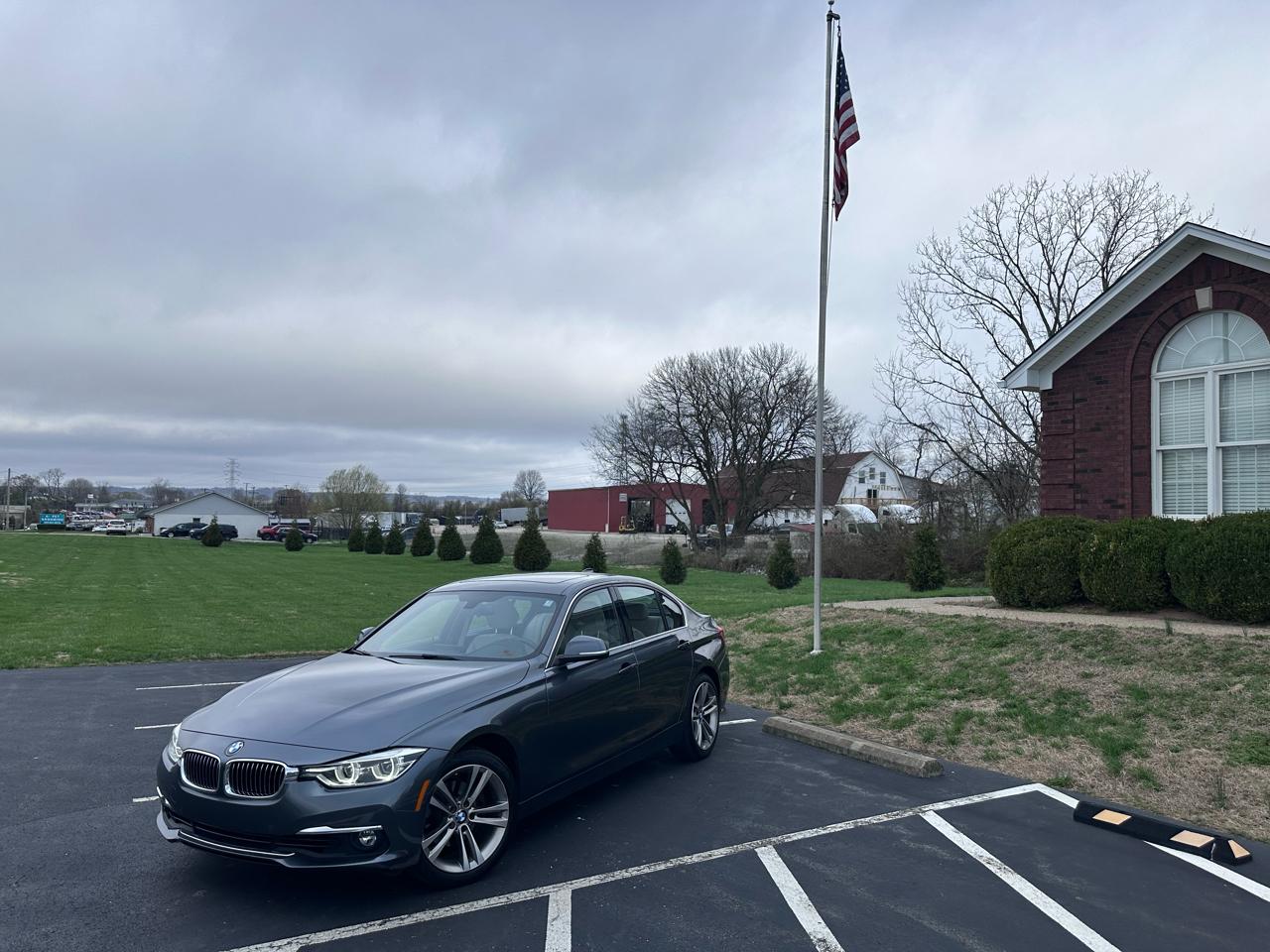 2017 BMW 3-Series 330i SULEV Sedan