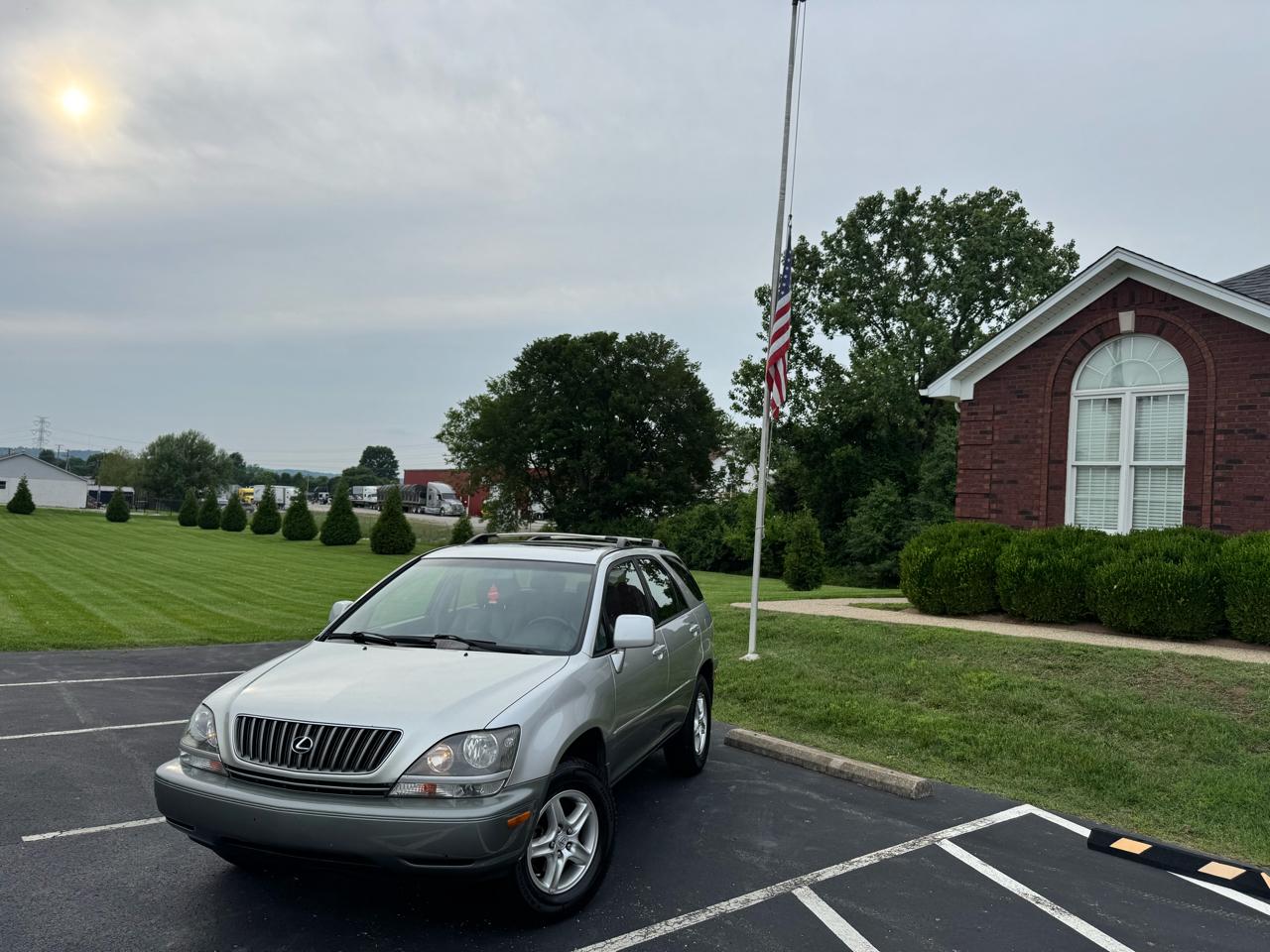 1999 Lexus RX 350's photo
