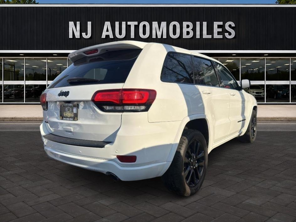 2020 Jeep Grand Cherokee Altitude - Photo 7