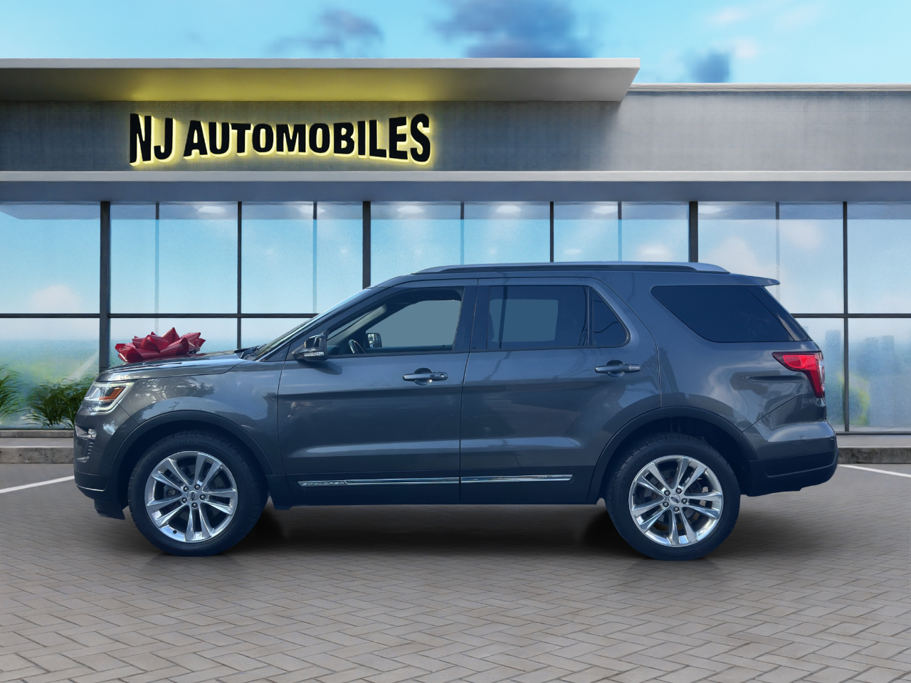 2018 Ford Explorer XLT photo 4