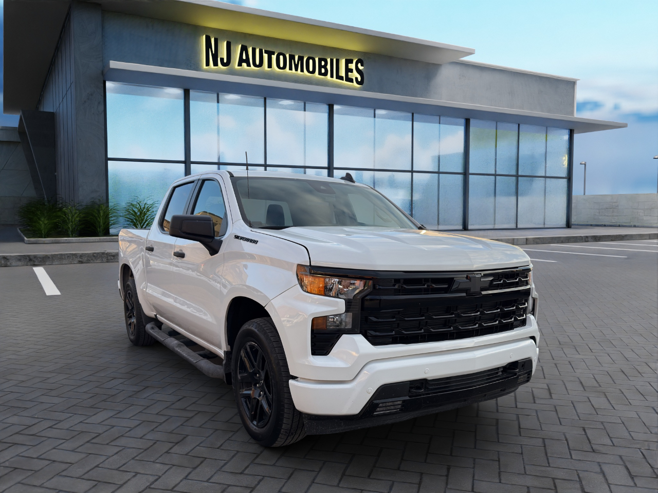 2023 Chevrolet Silverado 1500 2WD Crew Cab 147" Custom