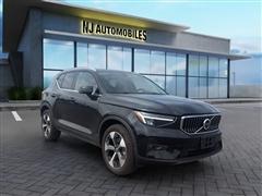 2025 Volvo XC40 