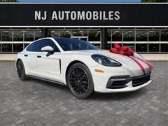 2017 Porsche Panamera 