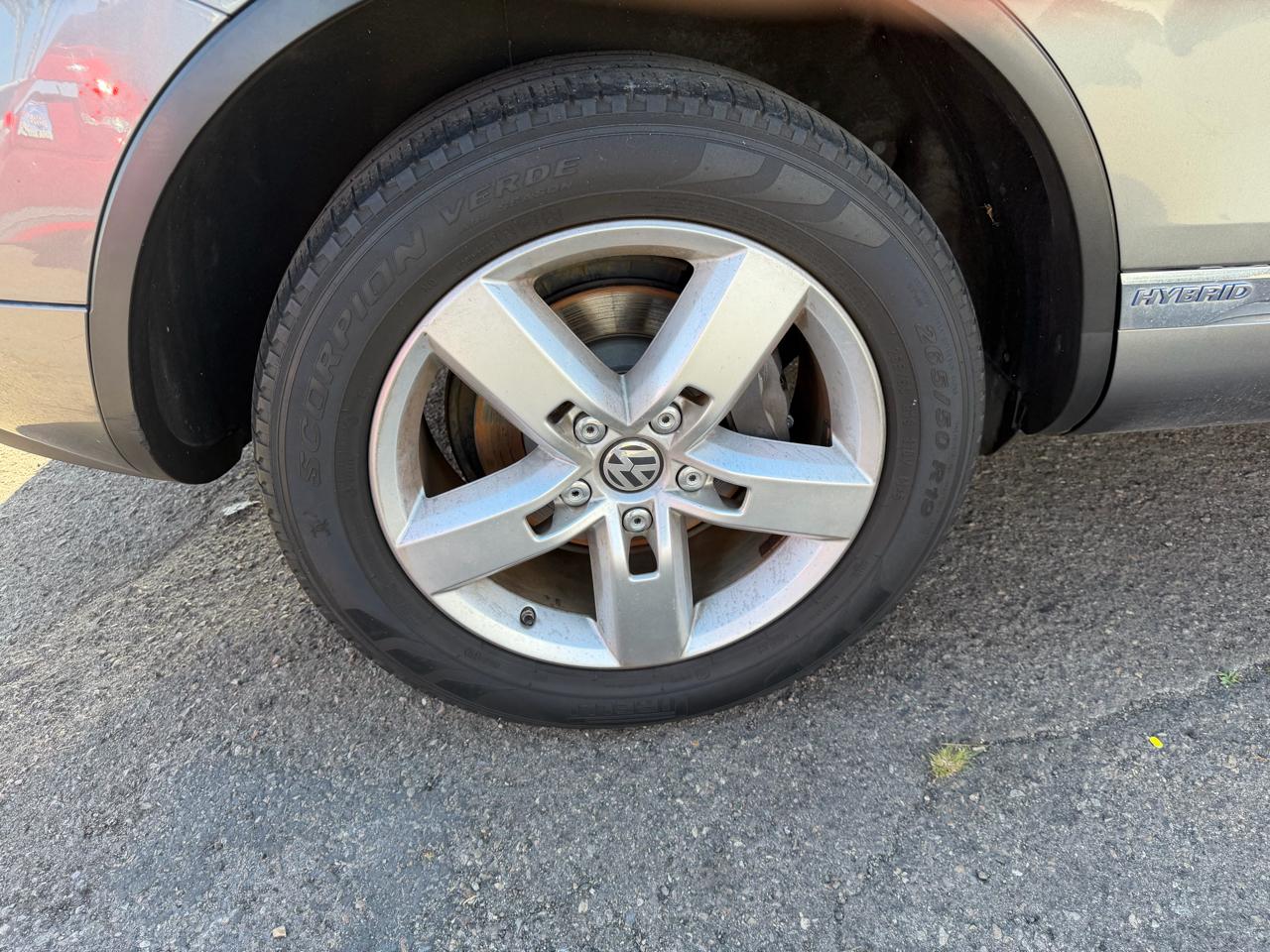 Volkswagen Touareg Hybrid  2012