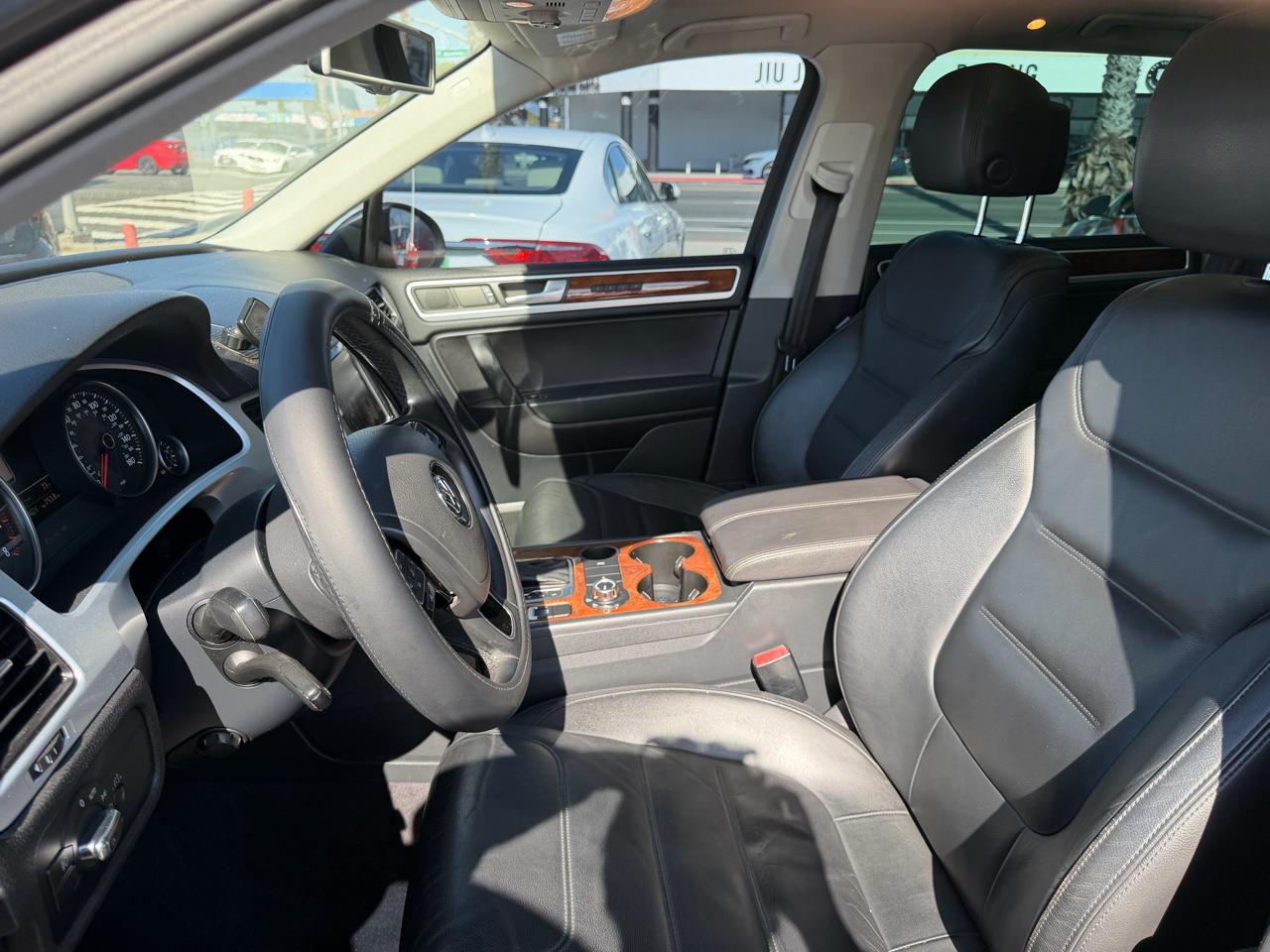 Volkswagen Touareg Hybrid  2012