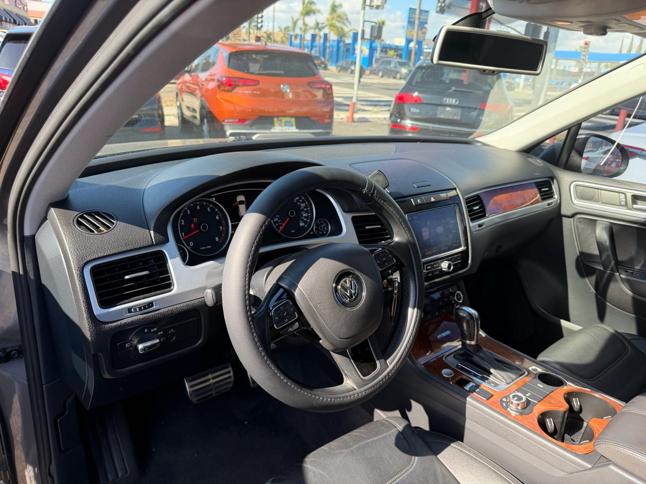 Volkswagen Touareg Hybrid  2012