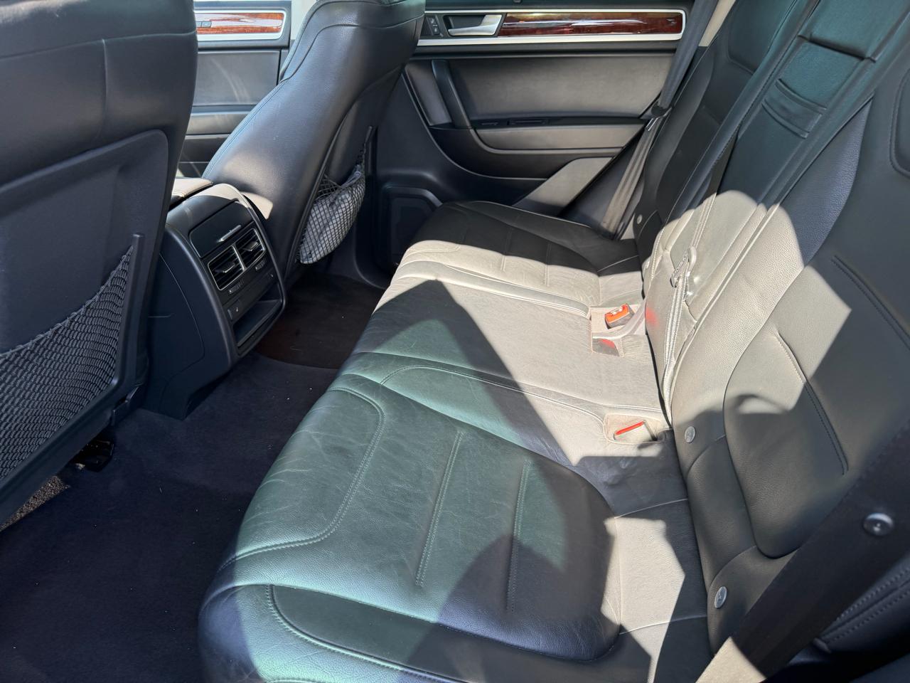 Volkswagen Touareg Hybrid  2012