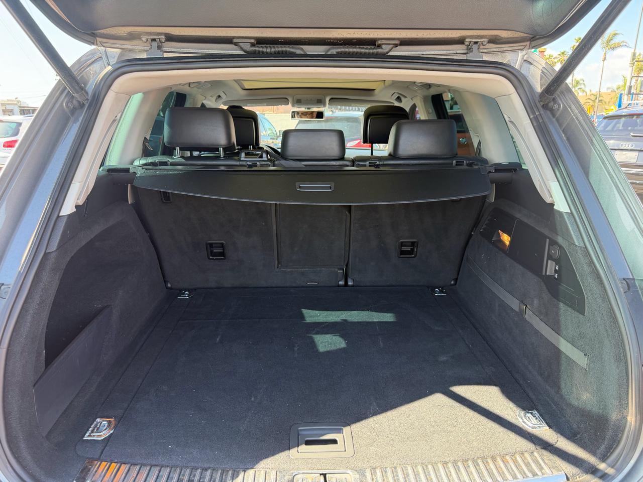 Volkswagen Touareg Hybrid  2012