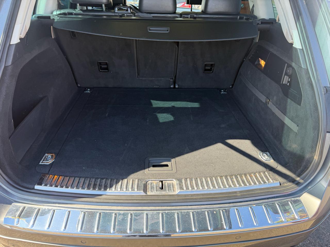 Volkswagen Touareg Hybrid  2012