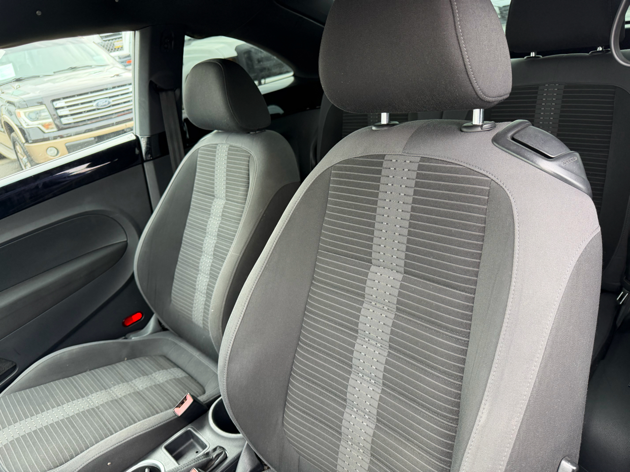 Volkswagen Beetle  2012