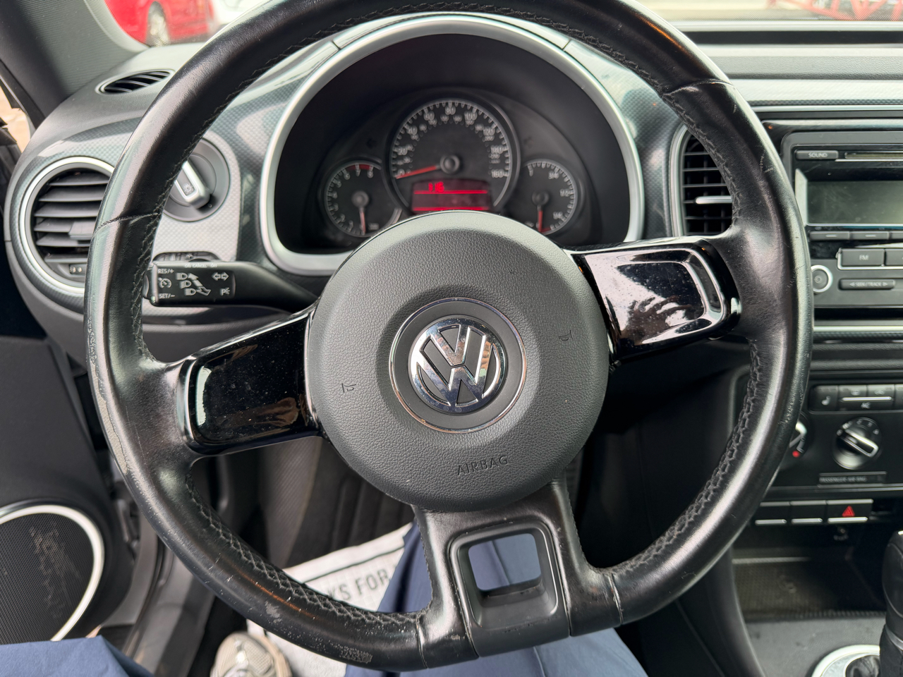 Volkswagen Beetle  2012