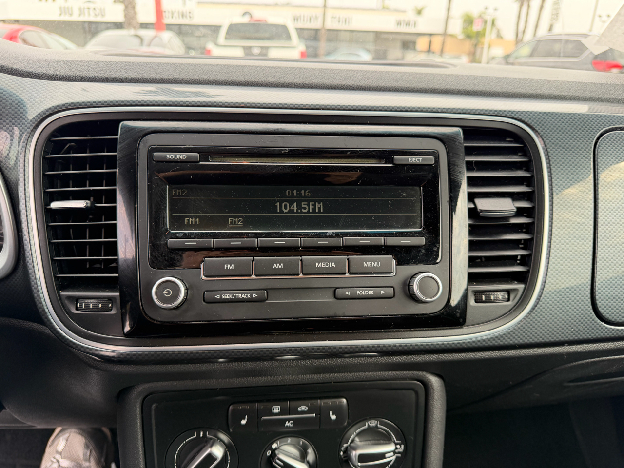 Volkswagen Beetle  2012