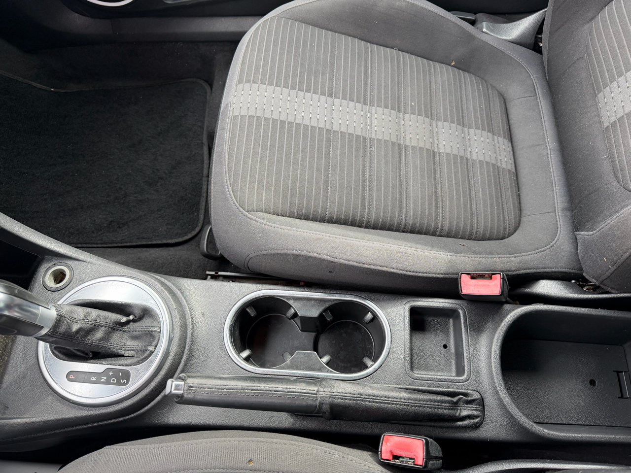 Volkswagen Beetle  2012