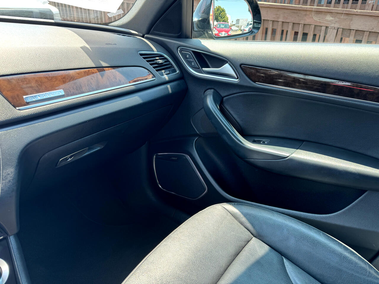 Audi Q3  2015 Audi Q3  2015