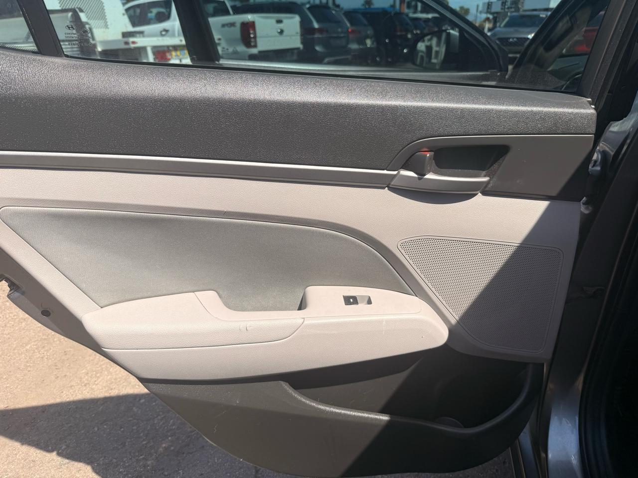 Hyundai Elantra  2018