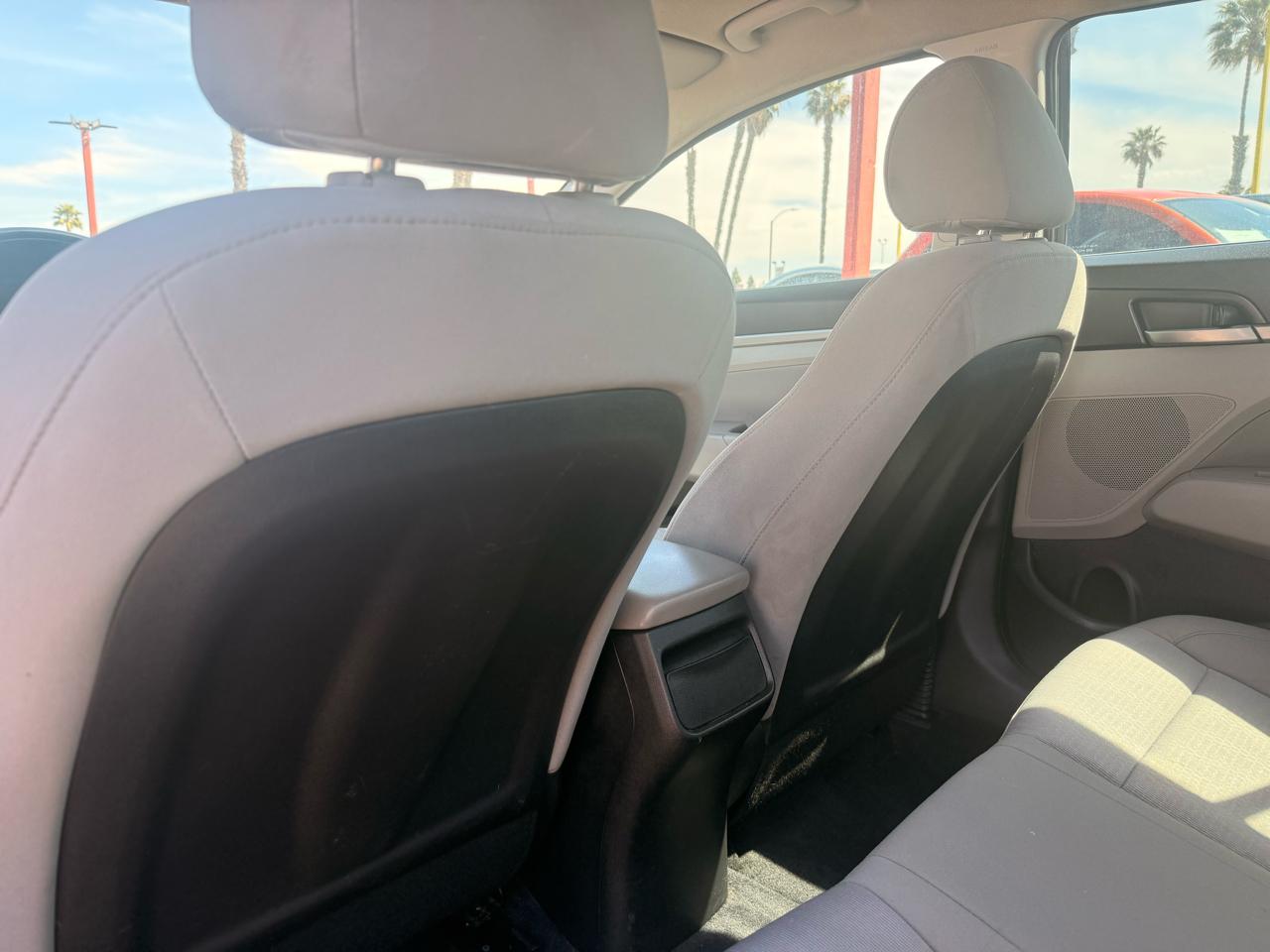 Hyundai Elantra  2018