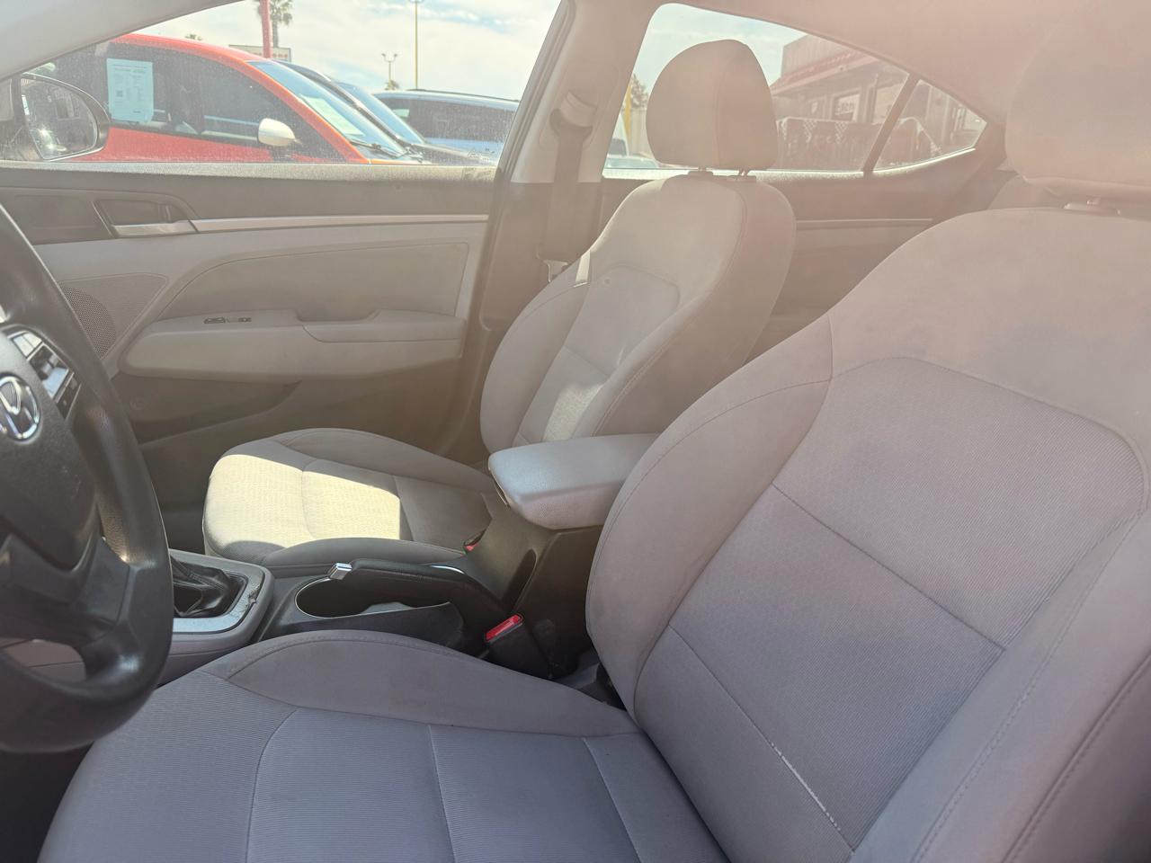 Hyundai Elantra  2018