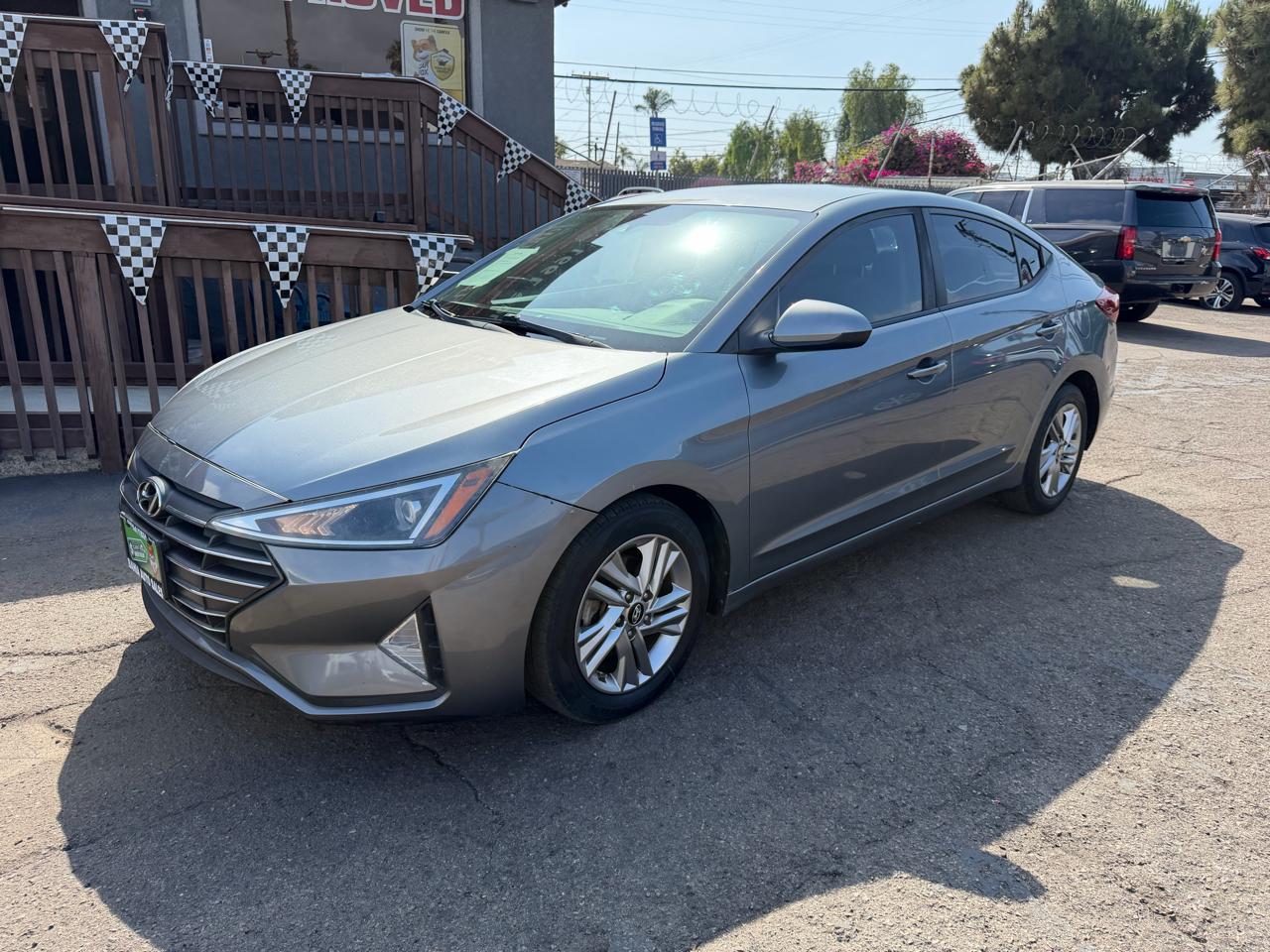 Hyundai Elantra  2019