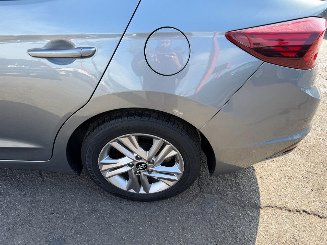 Hyundai Elantra  2019