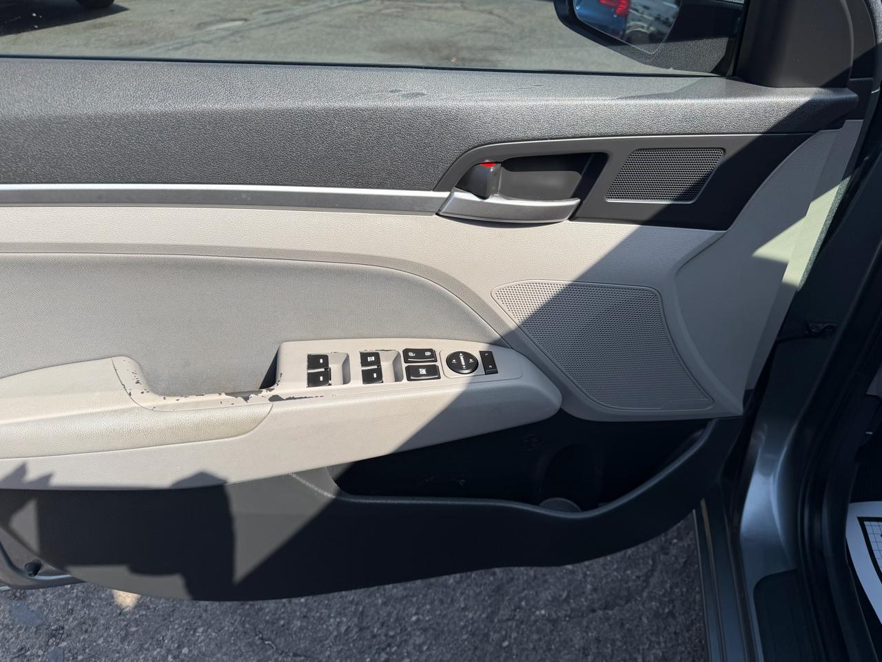 Hyundai Elantra  2019