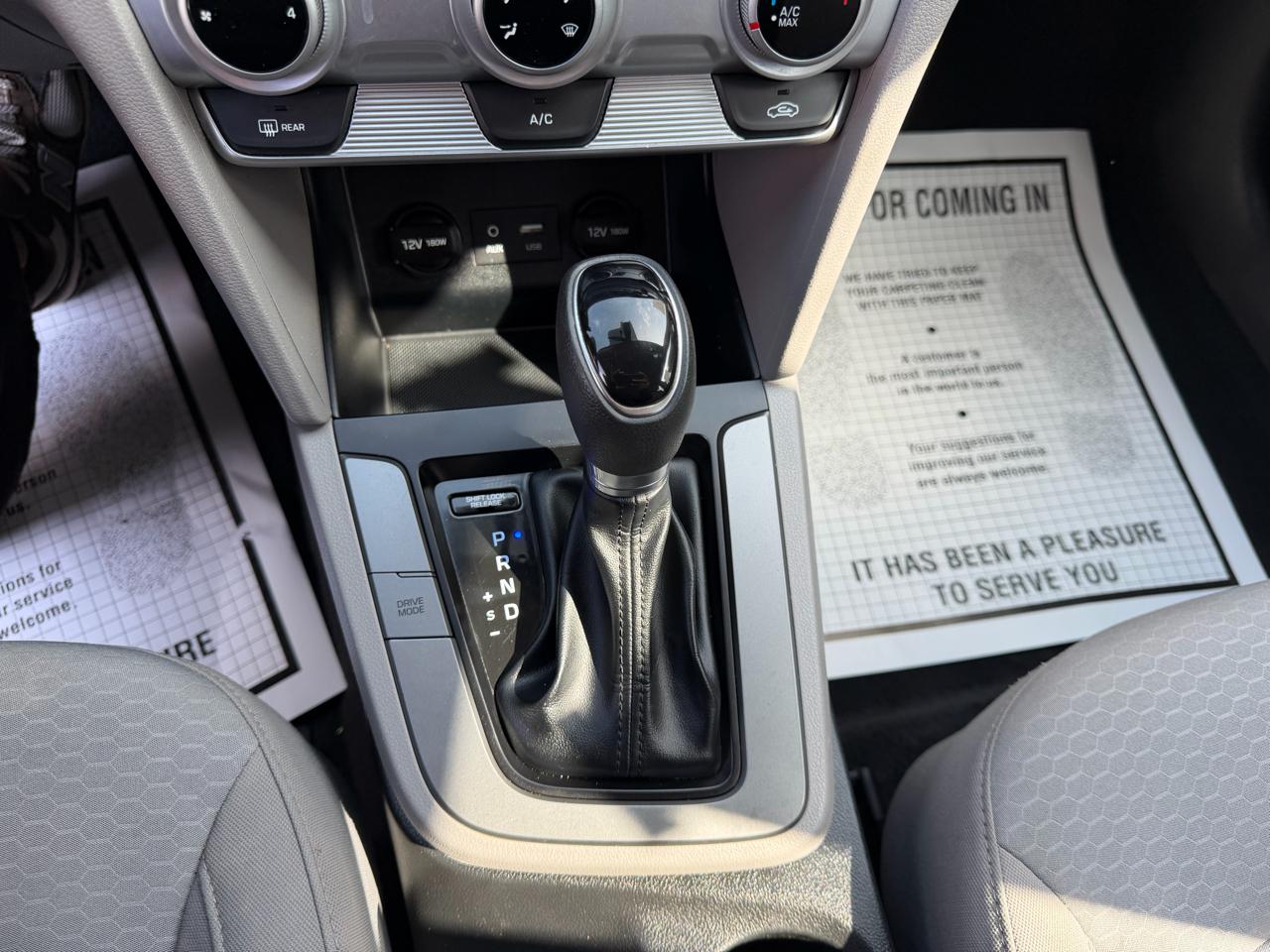 Hyundai Elantra  2019