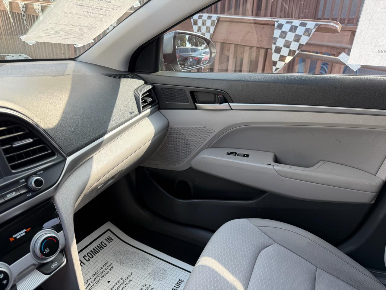 Hyundai Elantra  2019