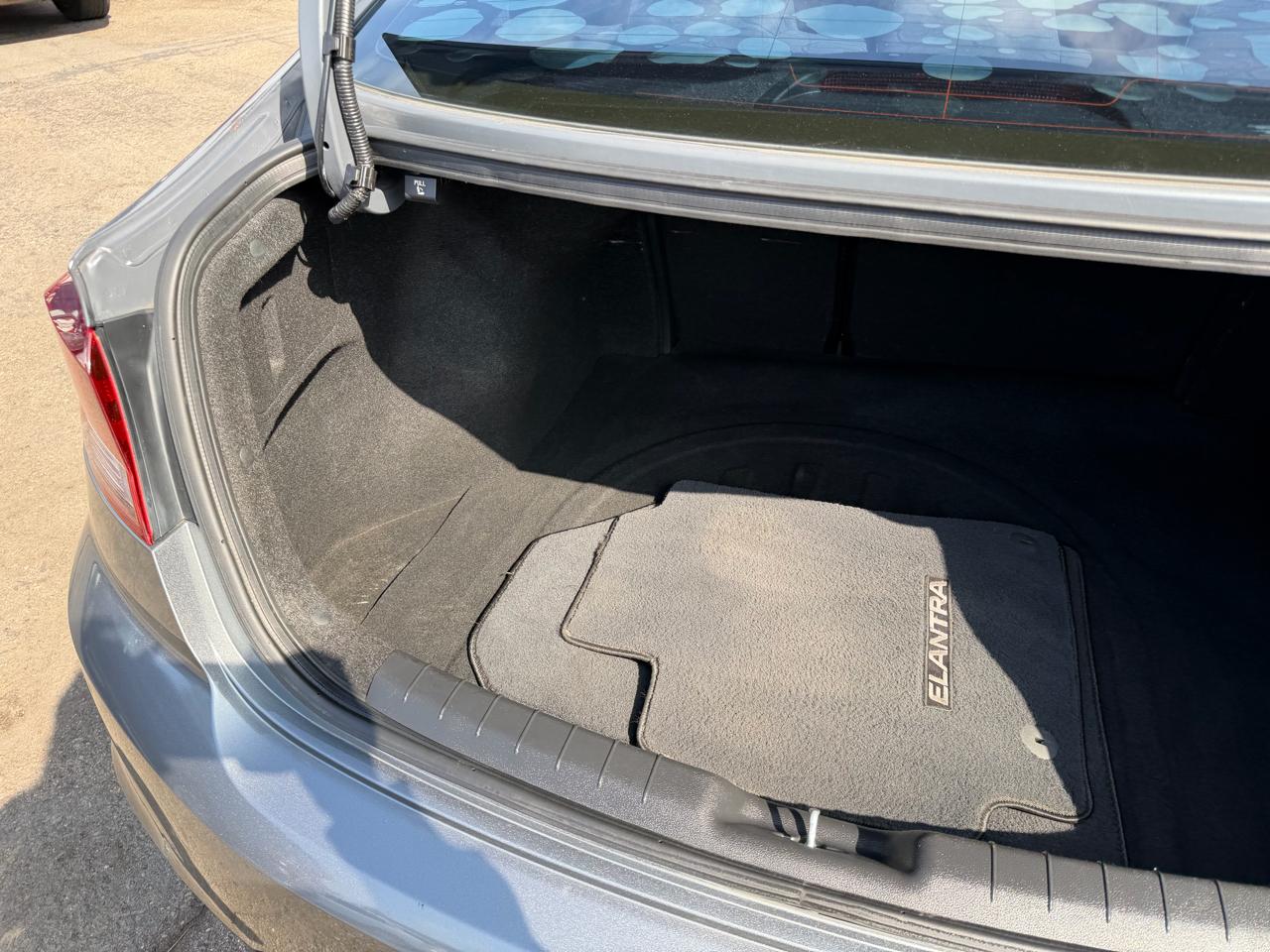 Hyundai Elantra  2019