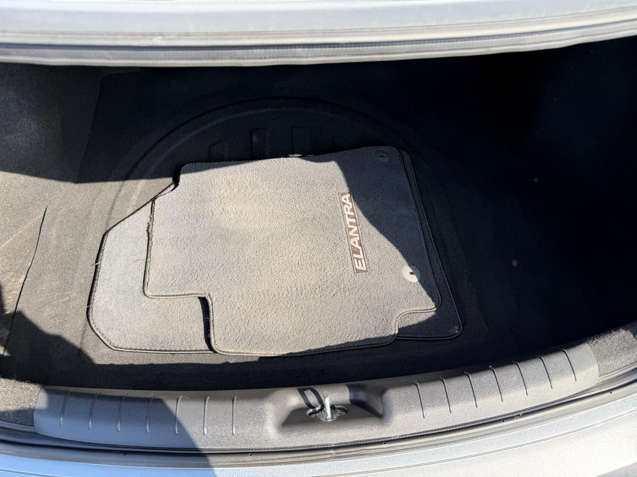 Hyundai Elantra  2019