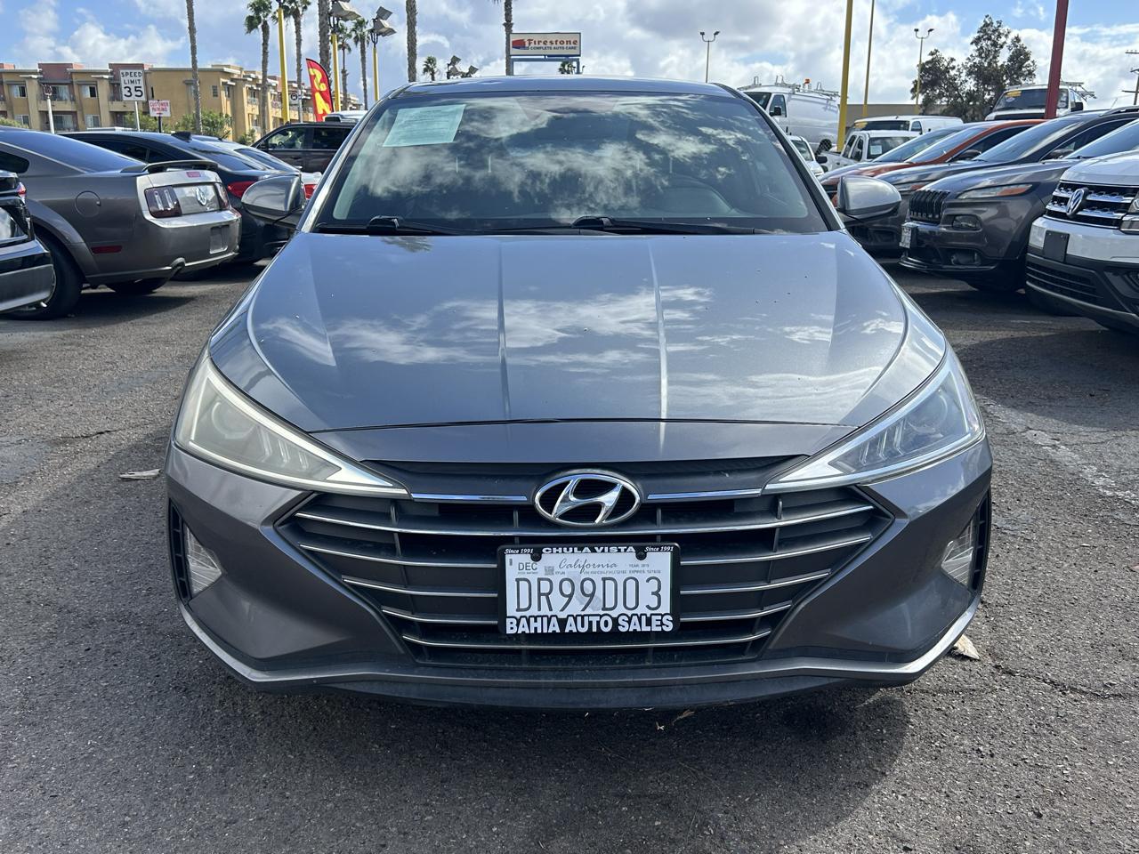 Hyundai Elantra  2019