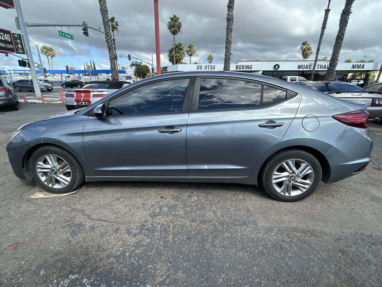 Hyundai Elantra  2019