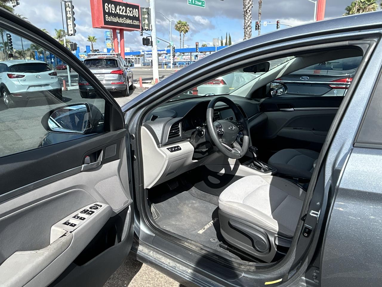 Hyundai Elantra  2019