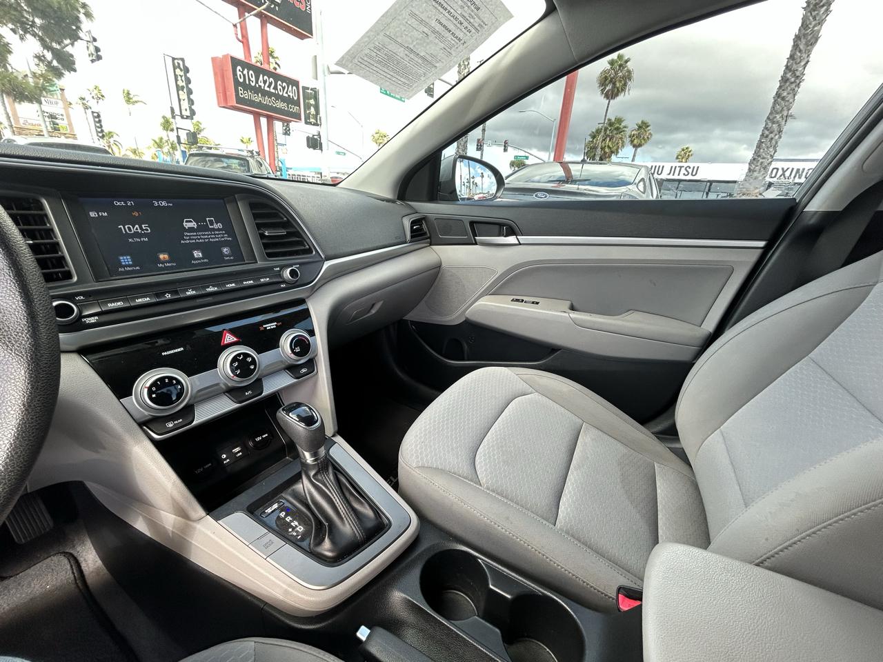Hyundai Elantra  2019