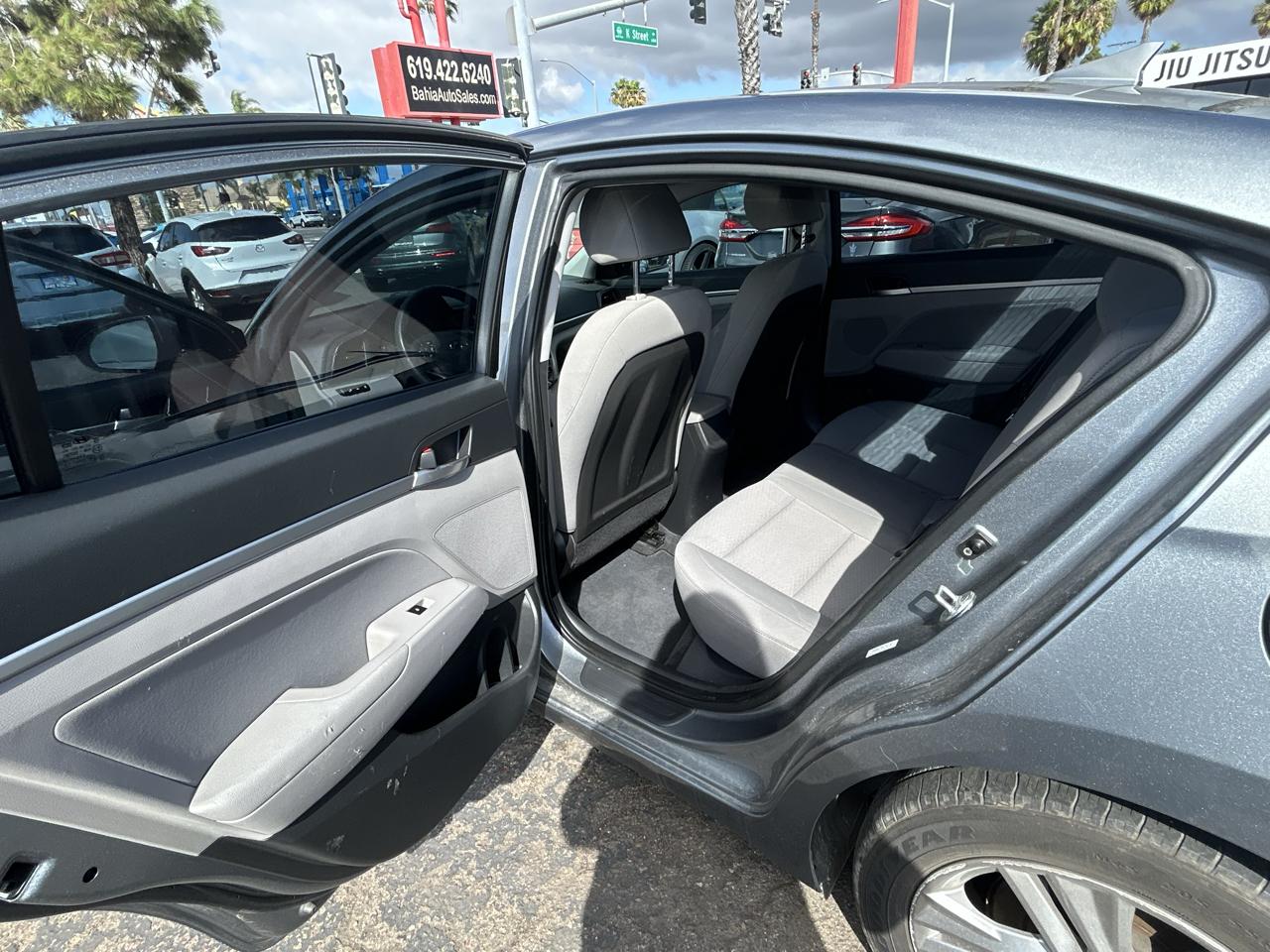 Hyundai Elantra  2019