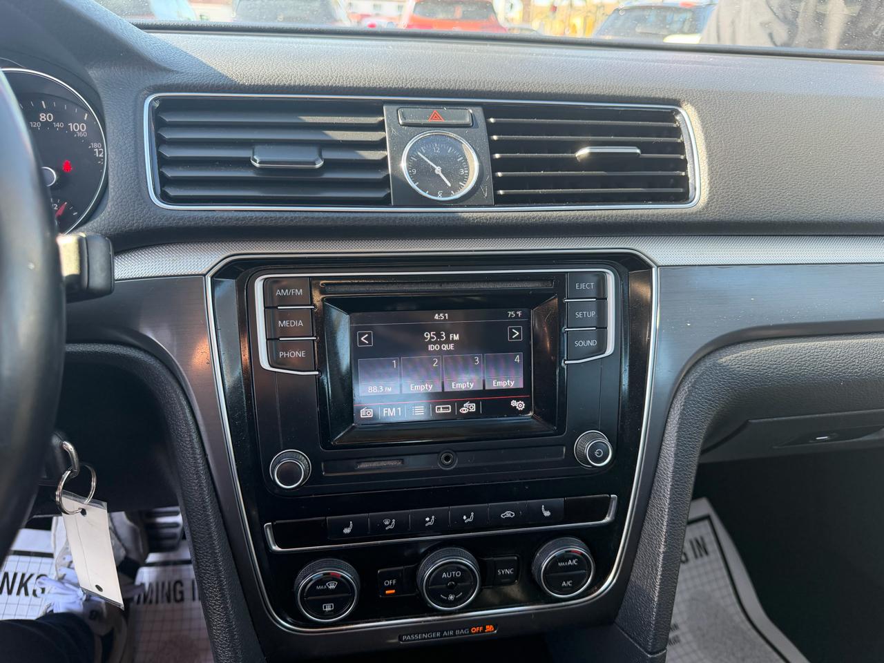 Volkswagen Passat  2016